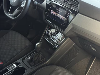 Volkswagen Touran Volkswagen Touran 1.5 TSI 150PK 7P CARPLAY NAVI CAMERA LED ELEK.KLEP VIR.COCKPIT DODE.HOEK DET. STOELVERW KEYLESS 7P 7PERS 09/2024 