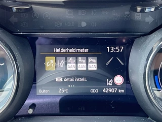 Toyota Yaris Toyota Yaris 1.5 Hybrid Executive Automaat | Pano | Navi | NL auto - afbeelding nr 23