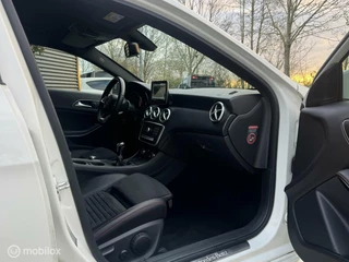 Mercedes-Benz A-Klasse Mercedes A-klasse 180 | AMG | Led Verlichting | Keyless | Camera - afbeelding nr 11