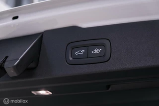 Volvo V60 Volvo V60 2.0 T8 Recharge AWD R-Design | NL auto | DAB+ | CarPlay | Adaptive | Blis | Rijklaar | - afbeelding nr 53