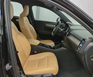 Volvo XC40 Navigatie Trekhaak Leder Stoelverwarming Intellisafe  Suround Camera 19 Inch Velgen Led Koplampen NL Auto Plug In Hybride 1e Eigenaar - afbeelding nr 7