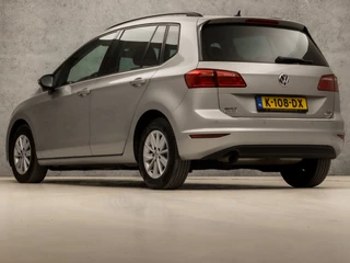 Volkswagen Golf Sportsvan Automaat (NAVIGATIE, CLIMATE, STOELVERWARMING, ADAPTIVE CRUISE, SPORTSTOELEN, PARKEERSENSOREN, GETINT GLAS, LM VELGEN, NIEUWE APK, NIEUWSTAAT) - afbeelding nr 3