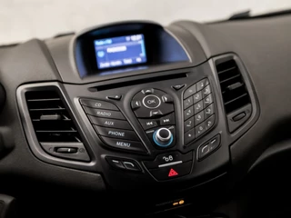 Ford Fiesta Ford Fiesta 1.6 ST1 213Pk (BLUETOOTH, GETINT GLAS, LM VELGEN, SPORTSTOELEN, PARKEERSENSOREN, ELEK RAMEN, NIEUWE APK, NIEUWSTAAT) - afbeelding nr 9