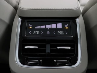 Volvo XC90 Volvo XC90 T8 PLUG-IN HYBRID ULTIMATE BRIGHT 21INCH LUCHTVERING FULL-LED H/ - afbeelding nr 36