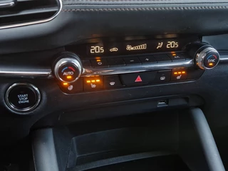 Mazda 3 Mazda 3 2.0 e-SA-G Sportive, BOSE / CAMERA RONDOM / LEER - afbeelding nr 19