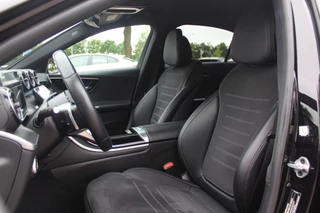 Mercedes-Benz C-Klasse Mercedes-Benz C-Klasse 180 AMG Line / Camera / Leder&Alcantara / 18'' / Navigatie / DAB / Dodehoek / Stoelverwarming / Cruise Control - afbeelding nr 4