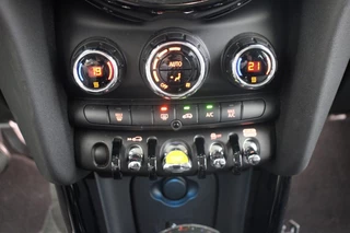 MINI Electric MINI Electric Cooper Classic 33 kWh - Carplay, Clima, Cruise, SOH 97% - afbeelding nr 18