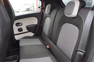 Renault Twingo Renault Twingo 0.9 TCe Dynamique / Navigatiesysteem /Parkeersensoren/Camera - afbeelding nr 28
