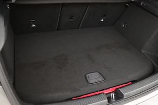 Mercedes-Benz A-Klasse Mercedes-Benz A-klasse 250e AMG Night | Carplay | Stoelverwarming |  Camera | Sfeerverlichting | Navigatie | Widescreen | Park Assist | Leder/Alcantara - afbeelding nr 10