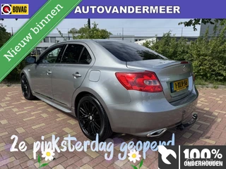 Suzuki Kizashi Suzuki Kizashi 2.4 Sport / Navigatie / Panoramadak / Luxe - afbeelding nr 2
