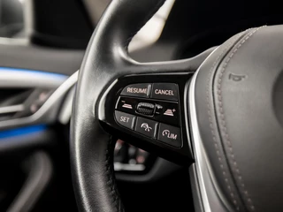 BMW 5 Serie BMW 5 Serie Touring 530e Sportline 293Pk Automaat (APPLE CARPLAY, GROOT NAVI, DEALER ONDERHOUDEN, CAMERA, SFEERVERLICHTING, LEDER, SPORTSTOELEN, ADAPTIVE CRUISE, TREKHAAK ELEKTRISCH, NIEUWSTAAT) - afbeelding nr 21