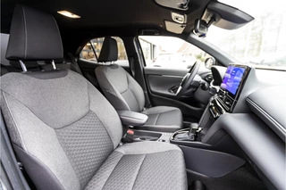 Toyota Yaris Cross Parkeersensoren V+A, Dodehoeksensor, Navigatie , All-in Rijklaarprijs - afbeelding nr 12