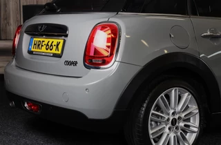 MINI Cooper Mini Mini 1.5 Cooper Chili 5 Deurs / AUT / Navi / Camera / Cruise Control / Open Pano / Led / Pdc / 17 Inch - afbeelding nr 46