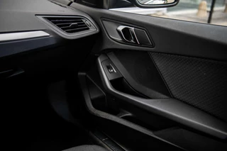 BMW 1 Serie BMW 1-serie 116i | Navi | PDC | Apple Carplay | Cruise | DAB | 17 inch | - afbeelding nr 37