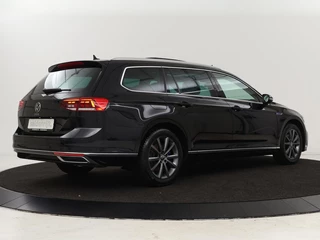 Volkswagen Passat Volkswagen Passat 1.4 TSI GTE | Panoramadak | Stoelverwarming |  Leder/Alcantara | Camera | Carplay | Adaptive cruise | Matrix LED | Massage | Navigatie - afbeelding nr 39