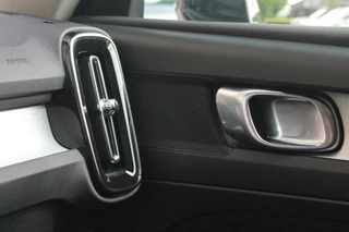 Volvo XC40 Volvo XC40 T3 Momentum Business | Parkeercamera | Stoelverwarming | Trekhaak | Pilot Assist | Keyless - afbeelding nr 36