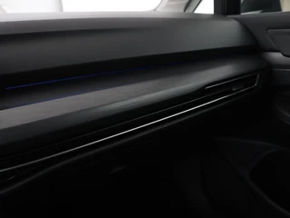 Volkswagen Golf Volkswagen Golf 1.4 TSI e-Hybrid Style | Stoel & stuurverwarming |  Massage | Adaptive cruise | Carplay | Memory | Navigatie | Sfeerverlichting - afbeelding nr 26