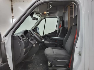Renault Master Renault Master E-Tech T31 L3H2 52 kWh | POST NL instapklaar | Schappen | Sidebars | Achteropstap | Doorloop | Laadvloer | Aantal gebruikerssporen blijven zitten - afbeelding nr 5
