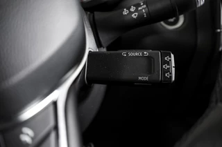 Renault Captur Renault Captur 1.3 TCe 140 PK Intens - Automaat | Cruise | PDC | 360 Camera | App. Connect | ECC | Multi-Sense | LM 18