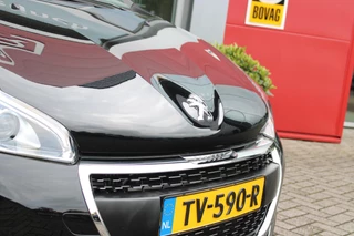 Peugeot 208 Peugeot 208 1.2 110PK AUTOMAAT SIGNATURE | NAVIGATIE | APPLE CARPLAY/ANDROID AUTO | PARKEERSENSOREN | DAB+ RADIO | LICHTMETALEN VELGEN | GETINTE RUITEN | CLIMATE CONTROL | CRUISE CONTROL | - afbeelding nr 32