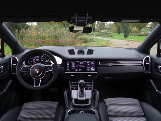 Porsche Cayenne Porsche Cayenne Coupé 3.0 474PK E-Hybrid / Sport Design / carbon / 22'' / LED *NAP* - afbeelding nr 13