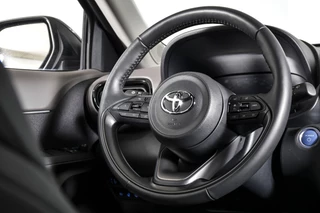 Toyota Yaris Cross | Dig. Cockpit | Adapt. Cruise | Stoel- + Stuurverwarming | Camera | PDC | NAV + App Connect (Draadloos) | ECC | LED | LM 18'' | - afbeelding nr 9