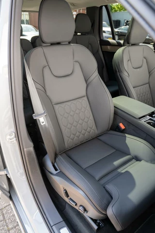 Volvo XC90 Volvo XC90 T8 Plug-in hybrid Plus Dark | Head-up | Pano dak | 360 camera | HK audio - afbeelding nr 31