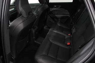 Volvo XC60 Volvo XC60 2.0 T6 Plug-in hybrid AWD Plus Dark | DEMO ! | Volvo XC60 2.0 Recharge T6 AWD Plus Dark | Nieuw ! | Leder | Navigatie | Google | Harman Kardon | Panorama dak | Lichtmetalen Velgen 19