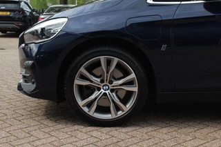 BMW 2 Serie BMW 2 Serie Active Tourer 225xe iPerformance High Executive / Panoramadak / Camera / Head-up / Leder / 18'' / Keyless / Navigatie / Stoelverwarming / DAB / Cruise Control - afbeelding nr 13