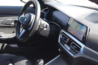 BMW 3 Serie BMW 3-Serie Touring (g21) 330e 292pk Aut Hybrid M-Sport Business Edition Plus | PanoramaDak | Trekhaak wegklapbaar | 360° Camera  | Nwpr €72.000,- | - afbeelding nr 31