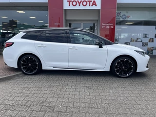 Toyota Corolla Touring Sports Toyota Corolla Touring Sports 2.0 Hybrid GR-Sport Plus Bi-Tone | Trekhaak | Head-Up Display | - afbeelding nr 2