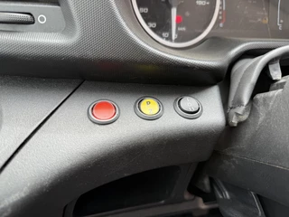 Iveco Daily Iveco Daily 35C18 3.0 L2H2 Airco Cruise Control 3,5 Tons Trekhaak 5-26 APK Lucht geveerde stoel - afbeelding nr 27