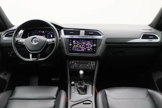 Volkswagen Tiguan Leer, Panoramadak, ACC, Camera, Apple Carplay, DAB, PDC, Trekhaak, 19'' - afbeelding nr 2