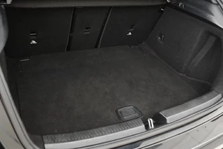 Mercedes-Benz A-Klasse Mercedes-Benz A-klasse 200 AMG | Panoramadak | Carplay |  Stoelverwarming | Keyless | Leder/Alcantara | Camera | Sfeerverlichting | Widescreen | Full LED - afbeelding nr 30