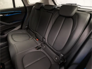 BMW X1 BMW X1 xDrive25e Sportline 221Pk Automaat (GROOT NAVI, DEALER ONDERHOUDEN, SFEERVERLICHTING, CLIMATE, LEDER, STOELVERWARMING, SPORTSTOELEN, GETINT GLAS, ELEK ACHTERKLEP, NIEUWE APK, NIEUWSTAAT) - afbeelding nr 15