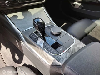BMW 3 Serie BMW 3-serie Touring 330e M-Sport|Pano|Laser|Head-Up - afbeelding nr 24