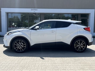 Toyota C-HR Toyota C-HR 1.8 Hybrid Executive | Trekhaak | Adap Cruise - afbeelding nr 3