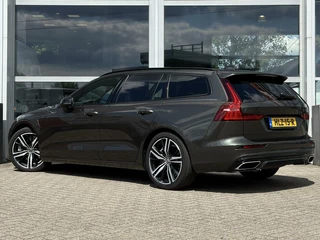 Volvo V60 Volvo V60 2.0 T6 PHEV AWD Plus Dark|PANO|TREK|H&K|PILOT|CARPLAY - afbeelding nr 2