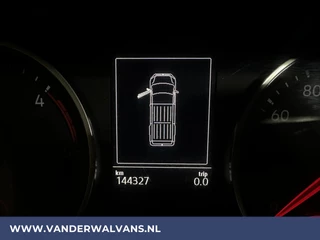 Volkswagen Crafter Volkswagen Crafter 2.0 TDI 141pk L3H2 L2H1 Euro6 Airco | 3000kg Trekhaak | Camera | Navigatie | Apple Carplay Android Auto, Cruisecontrol, Parkeersensoren, Dakdragers, Bijrijdersbank - afbeelding nr 20