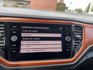 Volkswagen T-Roc Navigatie Camera Virtual Cockpit Clima ACC Extra Getint Glas 17 Inch velgen Mirror LInk Carplay Android Auto DAB 1e Eigenaar NL Auto - afbeelding nr 42