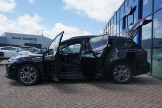 Ford Focus Ford Focus Wagon 1.0 EcoBoost Hybrid ST Line 125PK Automaat Winterpack SYNC4 Cruise Navi Camera Climate Parkeersensoren Privacy Glass *1500KG Trekgewicht* - afbeelding nr 3