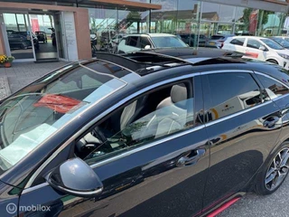 Kia ProCeed Pro Ceed 1.0 Turbo 120pk  GT-Line  Panorama dak, 17 inch velg.  Keyless entry , Voorstoelen & Stuur verwarmd , Navigatie , Achteruit rij Camera  , Apple Carplay / Android Auto , GT Line exterieur  & interieur - afbeelding nr 17
