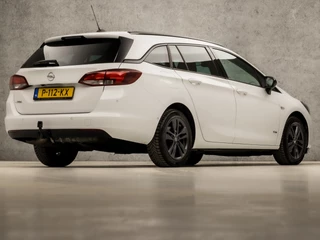 Opel Astra Opel Astra Sports Tourer 1.2 Sport (APPLE CARPLAY, NAVIGATIE, CLIMATE, CAMERA, ADAPTIVE CRUISE, SPORTSTOELEN, GETINT GLAS, LEDER, TREKHAAK, NIEUWSTAAT) - afbeelding nr 5