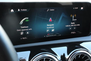 Mercedes-Benz A-Klasse Mercedes-Benz A-klasse 200 Automaat Progressive | Sfeerverlichting | Navigatie | Climate control | Camera | Parkeer sensoren | Half Lederen Bekleding | Led  | Cruise Control | LMV Velgen - afbeelding nr 22