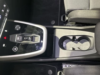 Audi Q4 e-tron | Navigatie | Sportstoelen | Verwarmde voorstoelen | Parkeersensor achter Soh (batterijcheck) 100 % - afbeelding nr 18