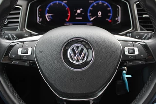 Volkswagen T-Roc Volkswagen T-Roc 1.5 TSI Sport / Trekhaak / Virtual Cockpit / Navigatie / Parkeerhulp V+A / Spiegelpakket / 17'' / Apple CarPlay / ACC - afbeelding nr 30