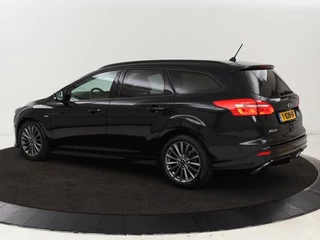 Ford Focus Ford Focus 1.0 EcoBoost 140pk ST-Line |  Stoel & stuurverwarming | Xenon | Carplay | Navigatie | Climate control | Parkeerhulp | Cruise control - afbeelding nr 2