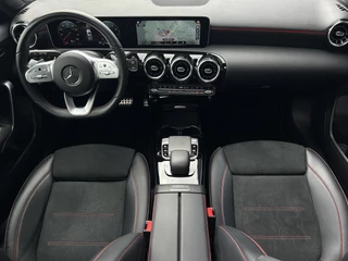 Mercedes-Benz A-Klasse Mercedes-Benz A-Klasse 180 Business Solution AMG | Panoramadak | Trekhaak | Night pakket - afbeelding nr 14