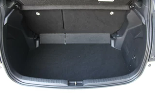 Toyota Yaris Toyota Yaris 1.5 Hybrid Executive | Panoramadak | JBL Sound | Trekhaak | Head Up | 17 Inch | Stuurverwarming. - afbeelding nr 18