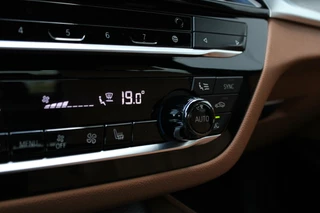 BMW 5 Serie BMW 5-serie 520i High Executive M-Sport | Schuifdak | H&K | Trekhaak - afbeelding nr 25